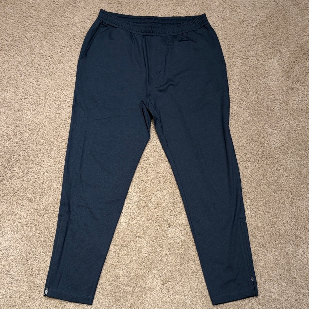 Vuori Men's Dark Blue Joggers
